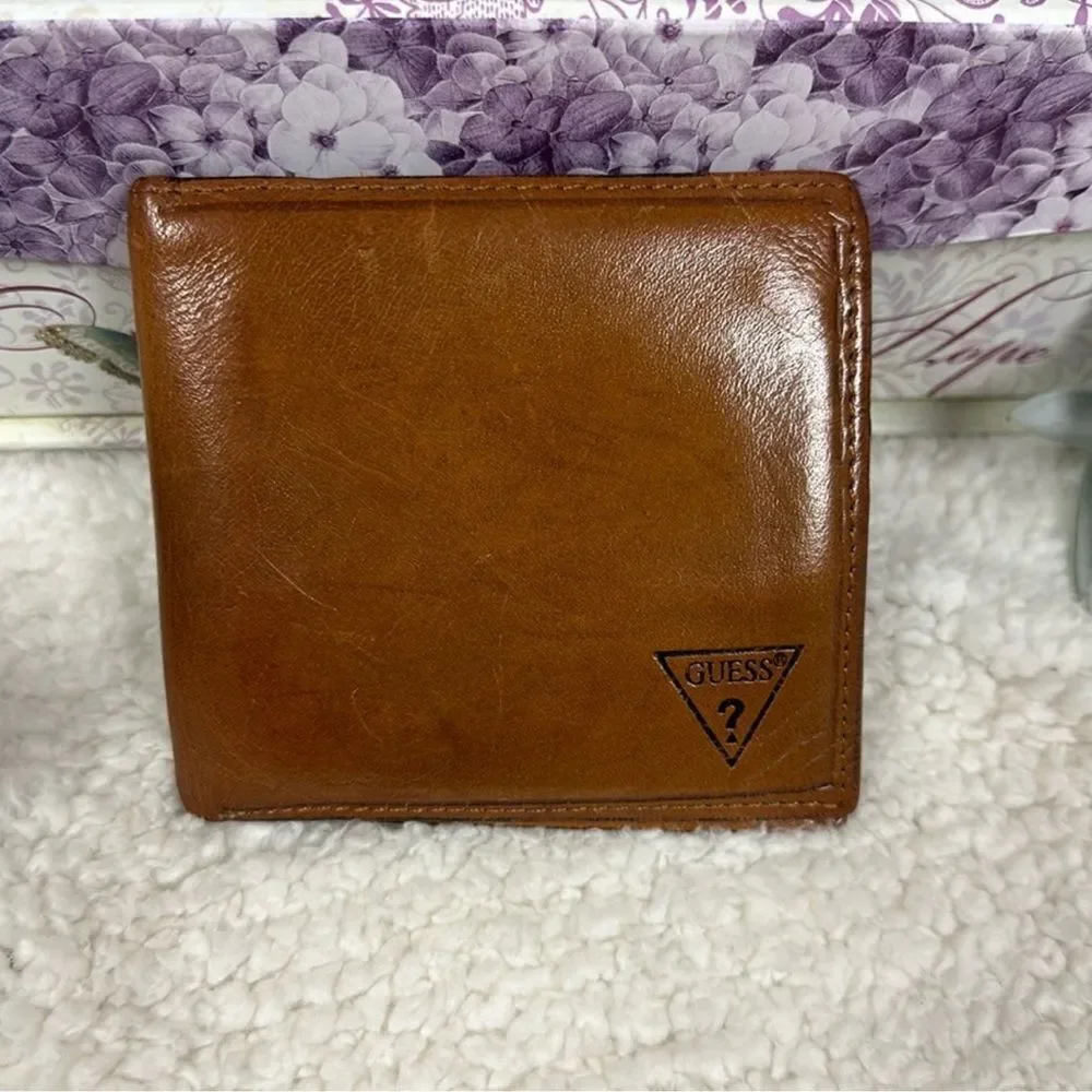 GUESS Tan Camel Brown Genuine Leather Billfold Bifold Wallet